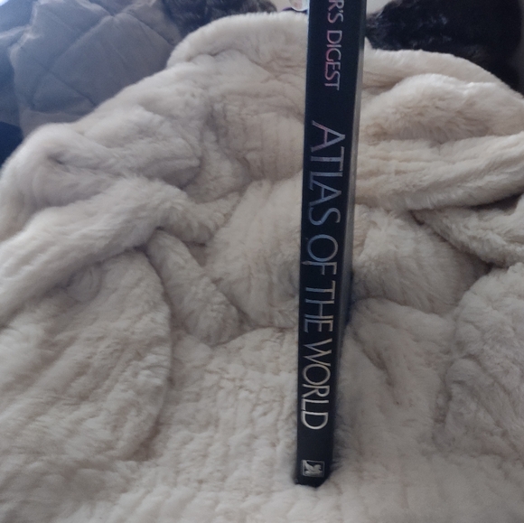 Atlas of the World hardcover book Readers Digest - Picture 16 of 16